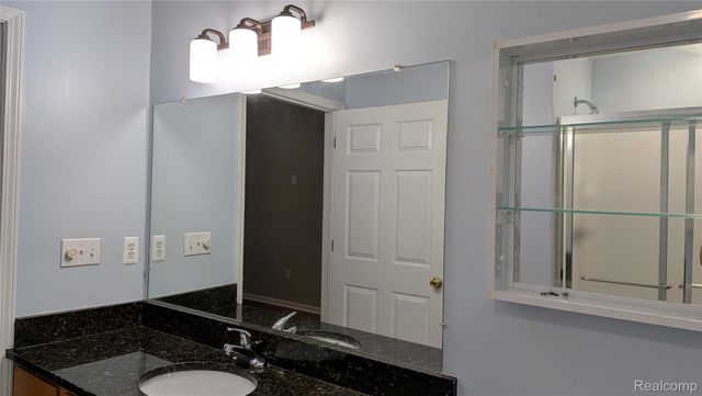 15286 CORNELL Drive, Clinton Charter Township, MI 48038