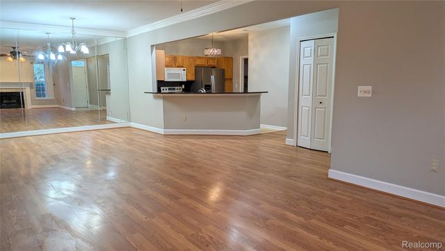 15286 CORNELL Drive, Clinton Charter Township, MI 48038