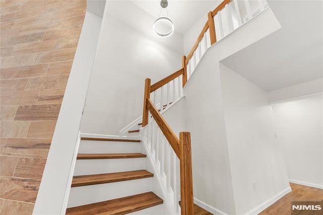 261 Sunset Key, Secaucus, NJ 07094