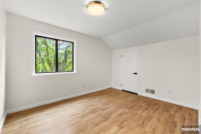 261 Sunset Key, Secaucus, NJ 07094