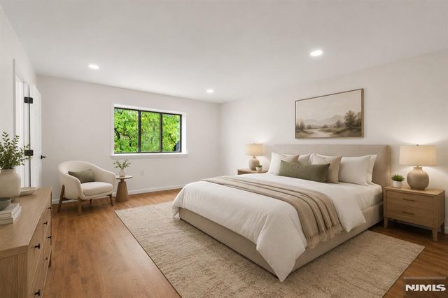 261 Sunset Key, Secaucus, NJ 07094
