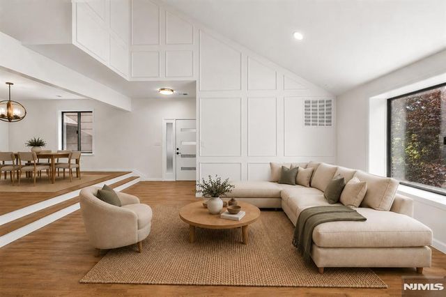 261 Sunset Key, Secaucus, NJ 07094