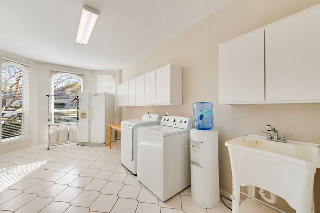 8809 Creekside Drive, Rowlett, TX 75089