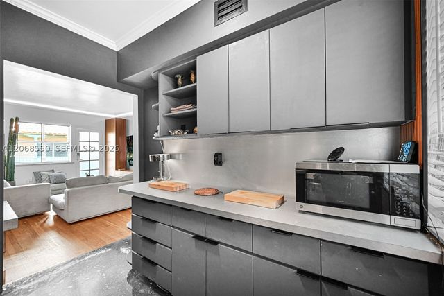 736 13th St 207, Miami Beach, FL 33139