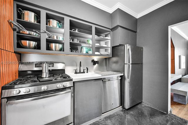 736 13th St 207, Miami Beach, FL 33139
