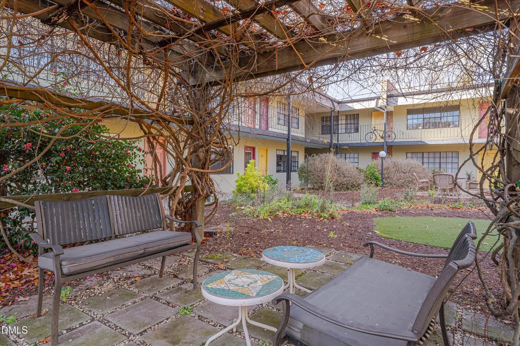 807 W Trinity Avenue Apt 205, Durham, NC 27701