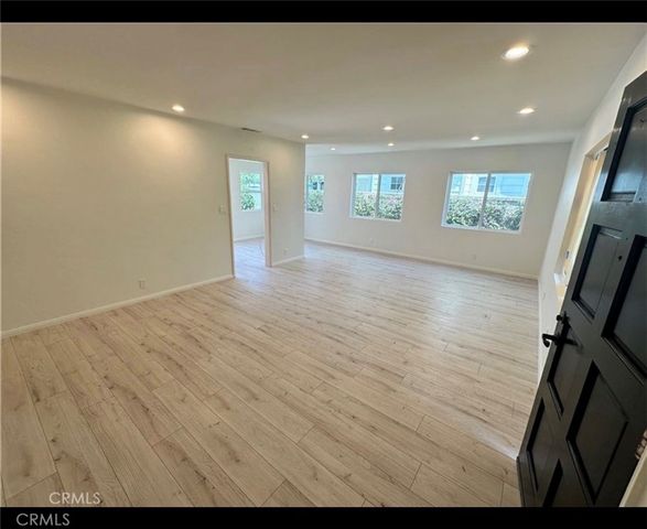 422 E 18th Street, Costa Mesa, CA 92627