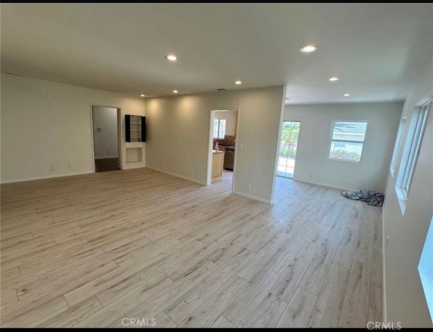 422 E 18th Street, Costa Mesa, CA 92627