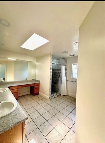 422 E 18th Street, Costa Mesa, CA 92627