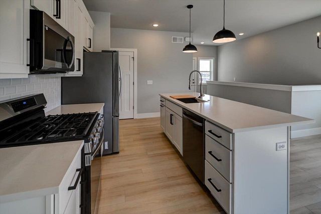 2901 Blue Grass Drive, Stoughton, WI 53589