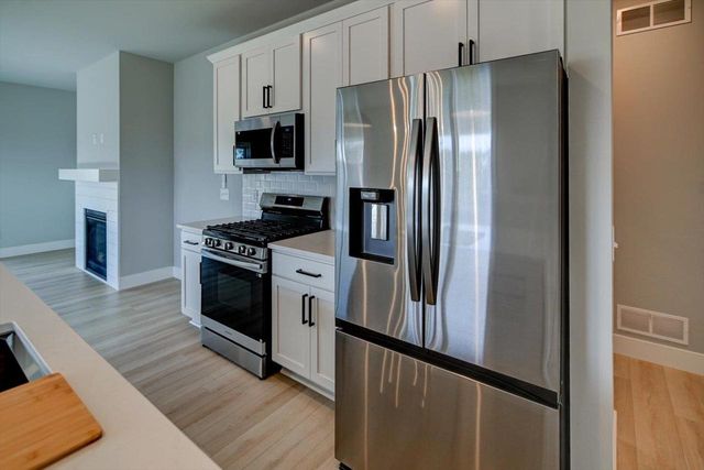 2901 Blue Grass Drive, Stoughton, WI 53589