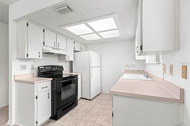 8208 SW 108TH LANE ROAD, Ocala, FL 34481