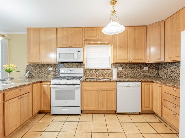 5242 W Ferdinand Street, Chicago, IL 60644