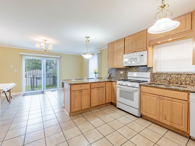 5242 W Ferdinand Street, Chicago, IL 60644