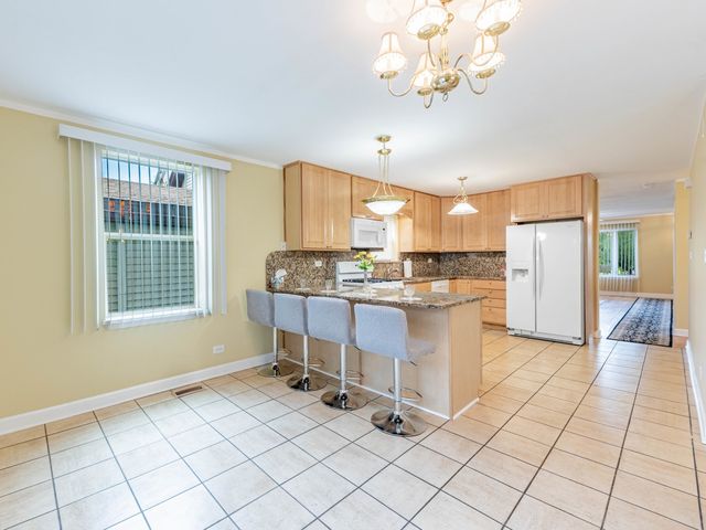 5242 W Ferdinand Street, Chicago, IL 60644