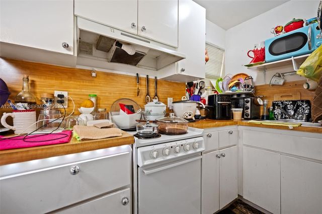 1792 SW 11th Street, Miami, FL 33135