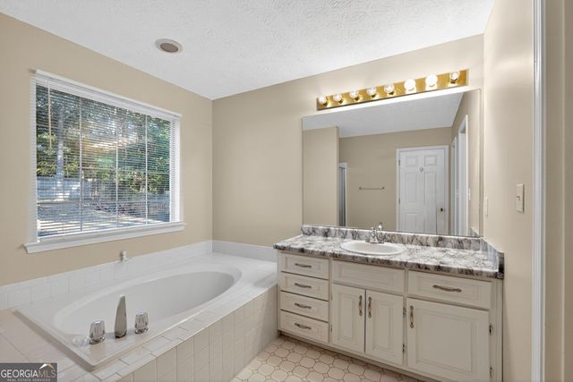 236 Hillandale Drive, Stockbridge, GA 30281