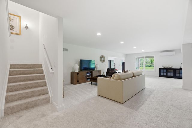 131 Glenshire Court, Granville, OH 43023