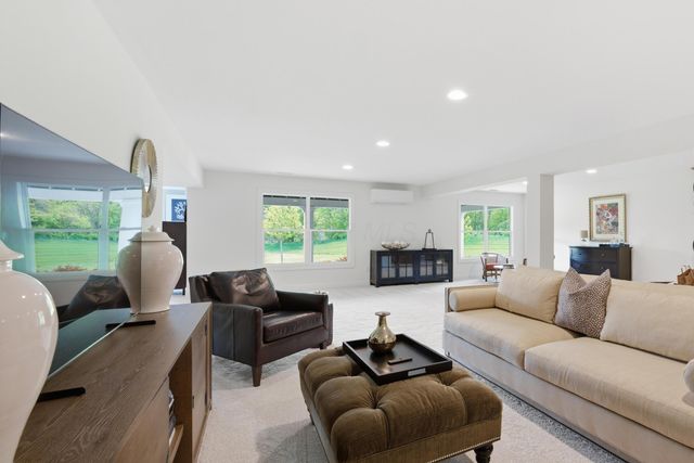 131 Glenshire Court, Granville, OH 43023