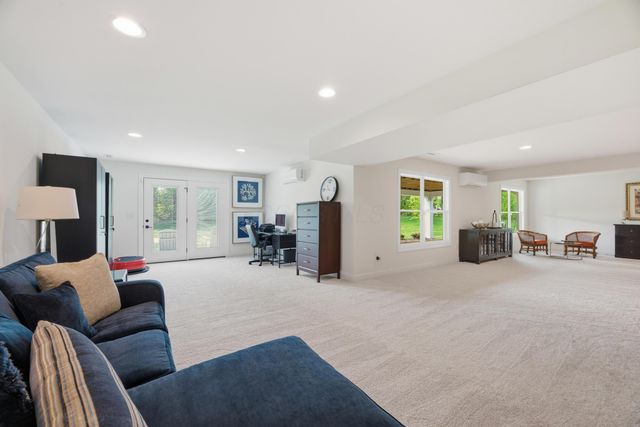 131 Glenshire Court, Granville, OH 43023