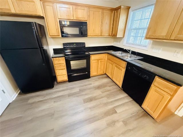 3332 Kenmont Lane C, Hope Mills, NC 28348