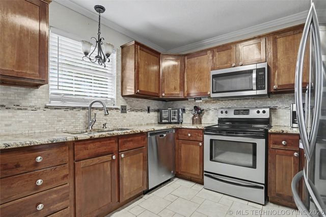4012 S Narcissus Avenue, Broken Arrow, OK 74011