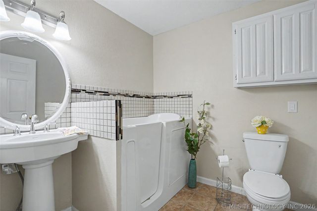 4012 S Narcissus Avenue, Broken Arrow, OK 74011