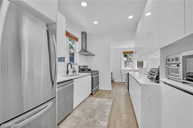 11116 76th Drive, New York City, NY 11375