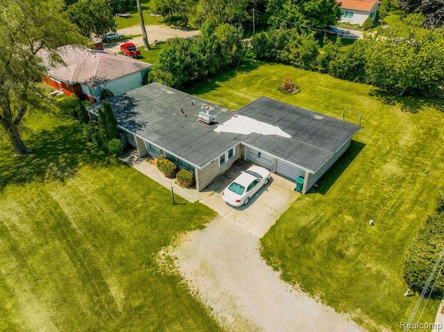 1214 S Lapeer Road, Lapeer, MI 48446