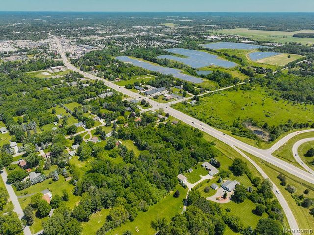 1214 S Lapeer Road, Lapeer, MI 48446