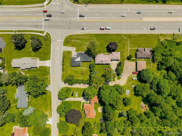 1214 S Lapeer Road, Lapeer, MI 48446