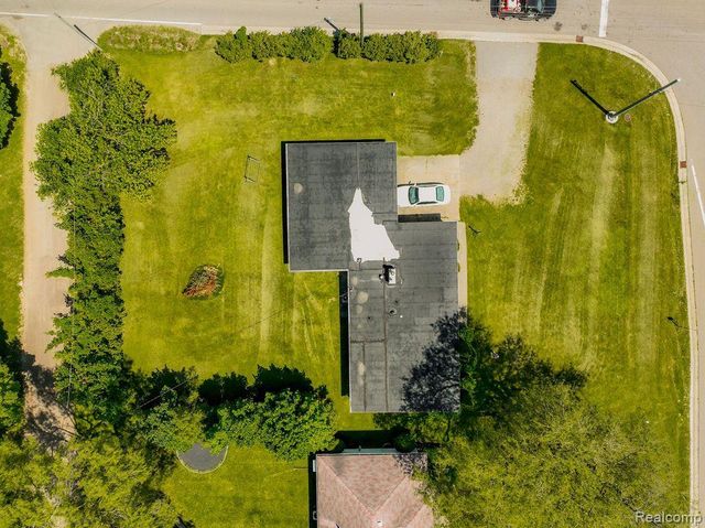 1214 S Lapeer Road, Lapeer, MI 48446