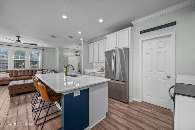 7130 CRISPIN COVE Drive, Jacksonville, FL 32258