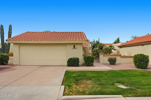 1382 N Tamarisk Drive, Chandler, AZ 85224