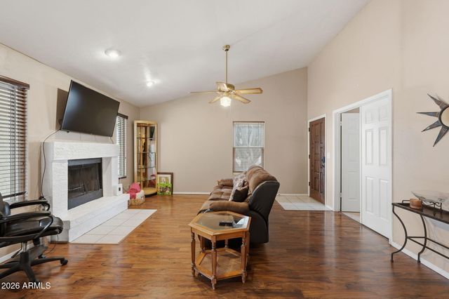 1382 N Tamarisk Drive, Chandler, AZ 85224