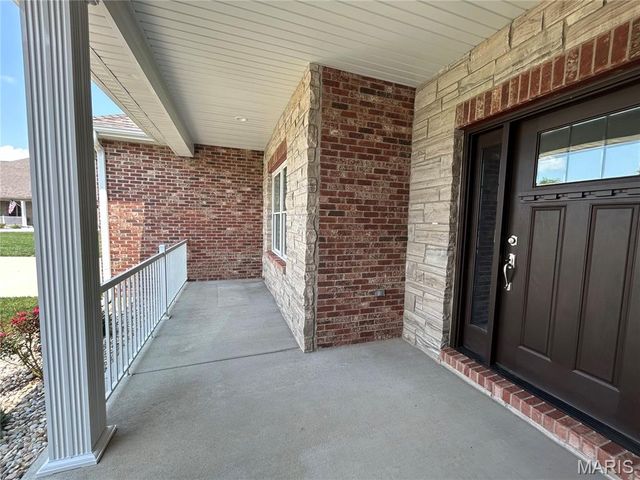 826 Destiny Drive, Villa Ridge, MO 63089