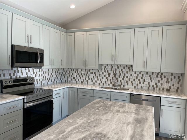 826 Destiny Drive, Villa Ridge, MO 63089