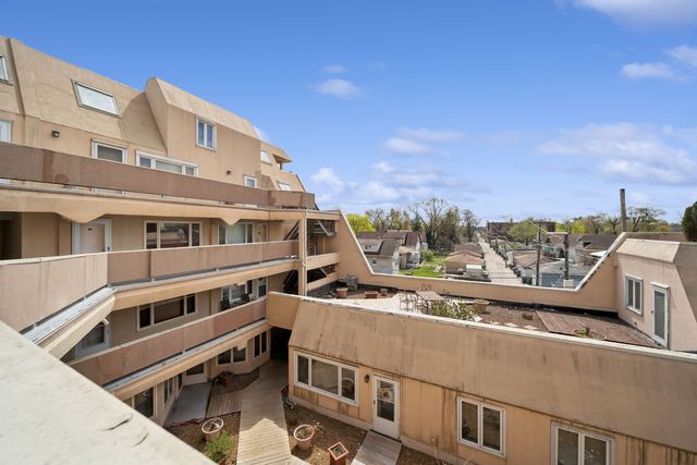 6337 Roosevelt Road 308, Berwyn, IL 60402