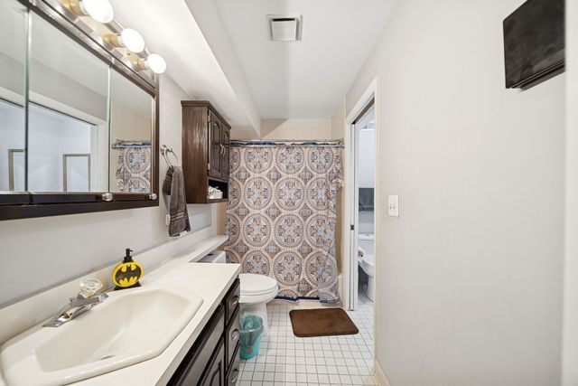 6337 Roosevelt Road 308, Berwyn, IL 60402