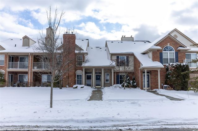 3645 Oakmonte Boulevard, Oakland Charter Township, MI 48306