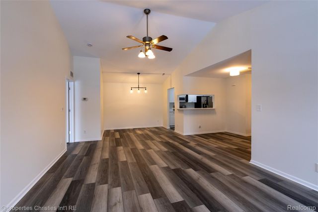 3645 Oakmonte Boulevard, Oakland Charter Township, MI 48306