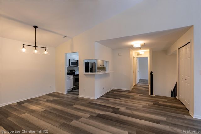 3645 Oakmonte Boulevard, Oakland Charter Township, MI 48306