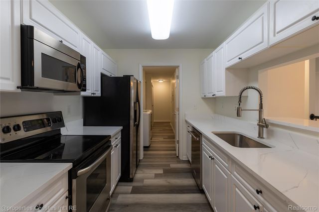 3645 Oakmonte Boulevard, Oakland Charter Township, MI 48306