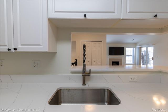 3645 Oakmonte Boulevard, Oakland Charter Township, MI 48306