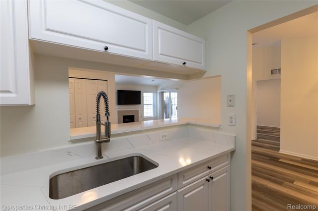 3645 Oakmonte Boulevard, Oakland Charter Township, MI 48306