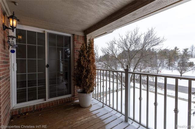 3645 Oakmonte Boulevard, Oakland Charter Township, MI 48306