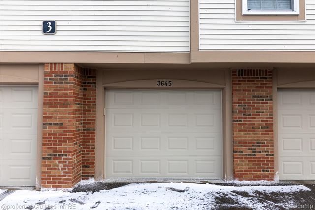 3645 Oakmonte Boulevard, Oakland Charter Township, MI 48306