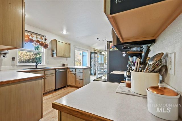 1890 N Bryson Rd, Boise, ID 83713