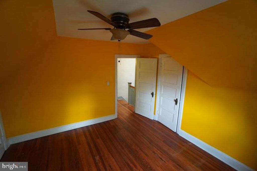 7 YORK CT, Baltimore, MD 21218