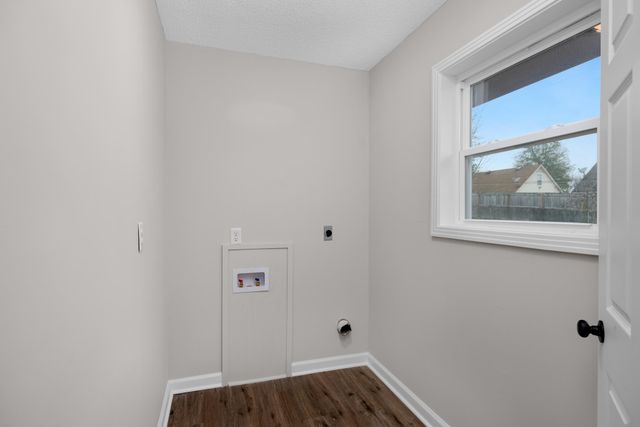 212 BARNES ST, Munford, TN 38058